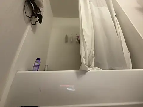 Goldie Glows63 online show from 04-15-26, 03:41