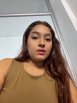 Snapshot of Emily_Harpeer chatting on 05-22-26, 12:11 Emily Harpeer online show from 05-22-26, 12:11