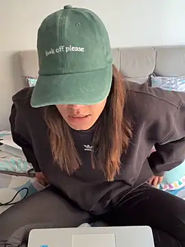 RachelWeisz  online show from 04-18-26, 07:58