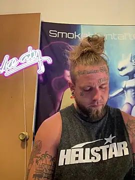Snapshot of Smokebluntafterblunt chatting on 06-17-26, 02:36 Smokebluntafterblunt online show from 06-17-26, 02:36