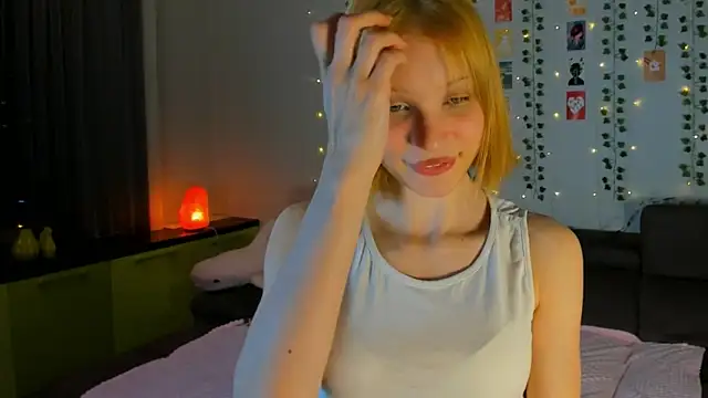 Kiracute18 online show from 04-05-26, 07:55