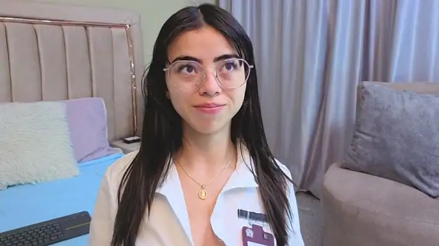 Mia Naive online show from 04-30-26, 11:38