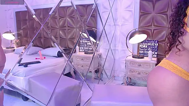 LunaJohns online show from 04-04-26, 12:35