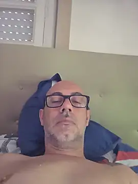 Snapshot of pareja47 chatting on 06-17-26, 10:06 pareja47 online show from 06-17-26, 10:06