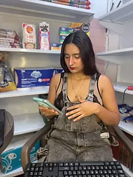 Snapshot of -BabyLuna chatting on 04-06-26, 12:06 -BabyLuna online show from 04-06-26, 12:06