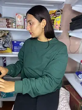 Snapshot of -BabyLuna chatting on 04-08-26, 12:32 -BabyLuna online show from 04-08-26, 12:32