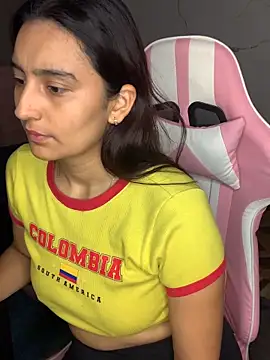 Snapshot of -BabyLuna chatting on 04-08-26, 12:38 -BabyLuna online show from 04-08-26, 12:38