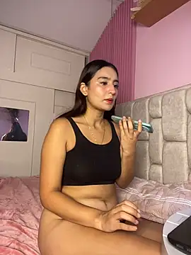 Snapshot of -BabyLuna chatting on 04-14-26, 01:06 -BabyLuna online show from 04-14-26, 01:06