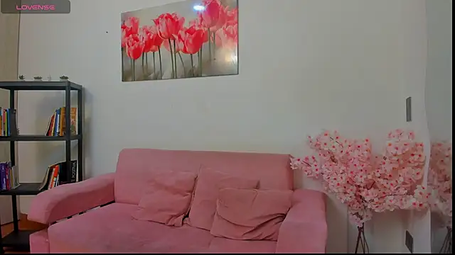 Snapshot of Kitty_f00x chatting on 07-02-26, 07:20 Kitty f00x online show from 07-02-26, 07:20