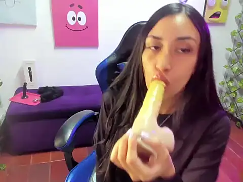 TiffanyDream8 online show from 03-03-26, 09:42