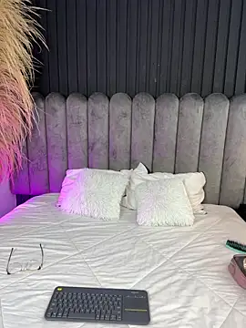 Snapshot of Nanda_vixen_ chatting on 03-08-26, 08:01 Nanda vixen online show from 03-08-26, 08:01