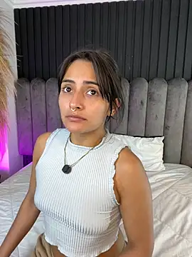 Snapshot of Nanda_vixen_ chatting on 04-02-26, 11:46 Nanda vixen online show from 04-02-26, 11:46