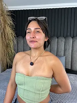 Snapshot of Nanda_vixen_ chatting on 04-15-26, 11:27 Nanda vixen online show from 04-15-26, 11:27