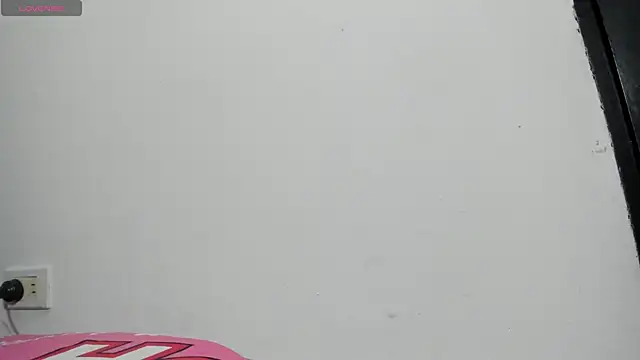 MiaEvans0 online show from 05-21-26, 06:48
