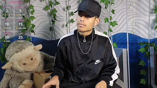 Snapshot of ItsZairen chatting on 06-03-26, 04:04 ItsZairen online show from 06-03-26, 04:04