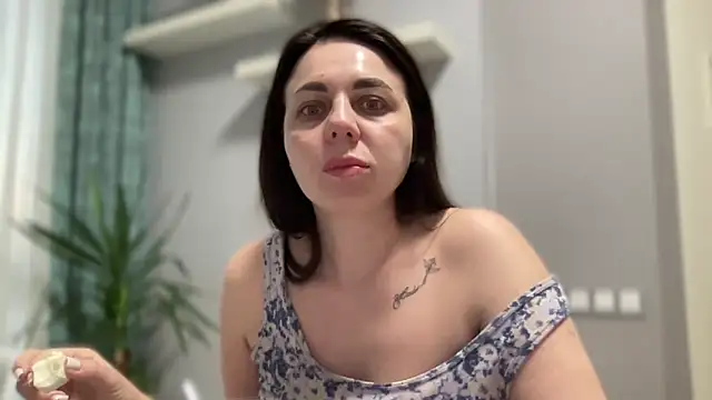 Snapshot of Darsy_Rox chatting on 04-06-26, 03:26 Darsy Rox online show from 04-06-26, 03:26