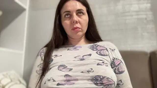 Snapshot of Darsy_Rox chatting on 04-15-26, 07:58 Darsy Rox online show from 04-15-26, 07:58