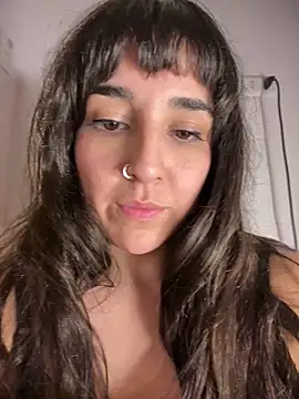 Snapshot of Latinaelisa chatting on 06-27-26, 04:50 Latinaelisa online show from 06-27-26, 04:50