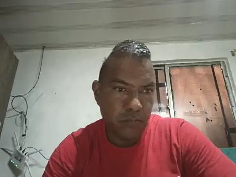 Snapshot of Quillero18 chatting on 07-01-26, 02:29 Quillero18 online show from 07-01-26, 02:29