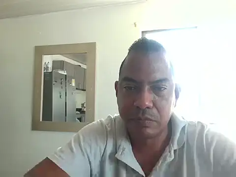 Snapshot of Quillero18 chatting on 07-28-26, 02:46 Quillero18 online show from 07-28-26, 02:46