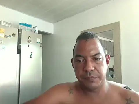 Snapshot of Quillero18 chatting on 07-28-26, 03:21 Quillero18 online show from 07-28-26, 03:21