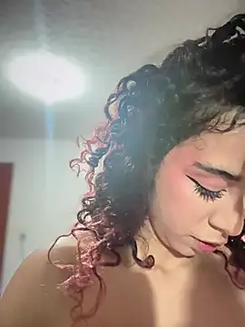 Woo isDaphne online show from 03-22-26, 10:57