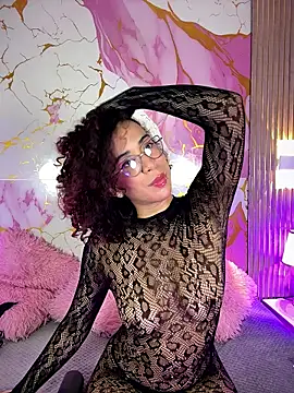 Woo isDaphne online show from 04-10-26, 10:58