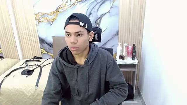 DaviidBuckx  online show from 05-12-26, 02:52