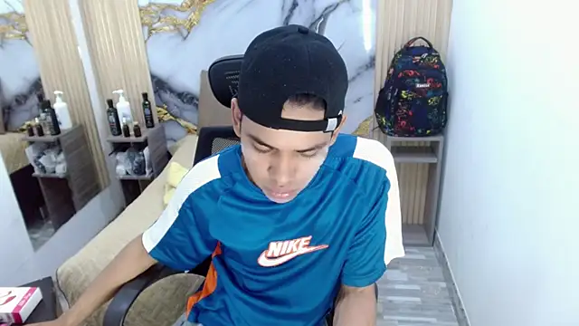 DaviidBuckx  online show from 05-24-26, 02:49