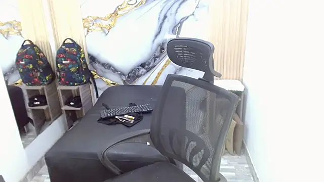 DaviidBuckx  online show from 05-25-26, 03:45