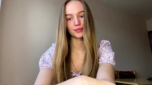 Snapshot of Viktoria_Vibes chatting on 03-08-26, 03:05 Viktoria Vibes online show from 03-08-26, 03:05