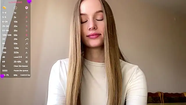 Snapshot of Viktoria_Vibes chatting on 04-07-26, 03:12 Viktoria Vibes online show from 04-07-26, 03:12