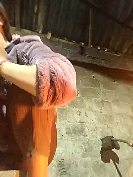 Yiyoongg online show from 03-22-26, 12:03