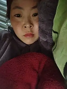 Yiyoongg online show from 05-26-26, 11:34
