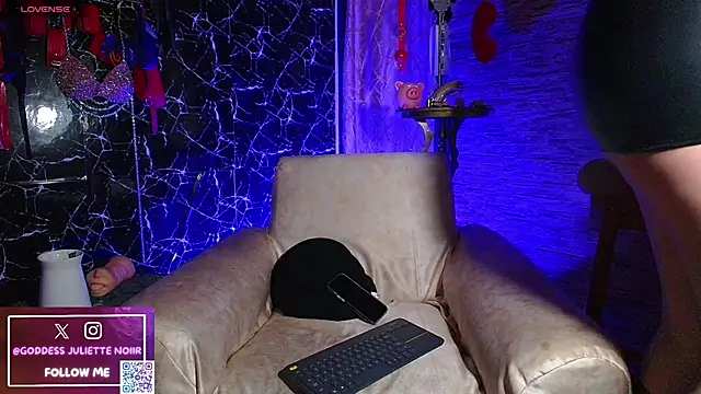Snapshot of GoddessJulietteNoiir chatting on 05-24-26, 11:04 GoddessJulietteNoiir online show from 05-24-26, 11:04