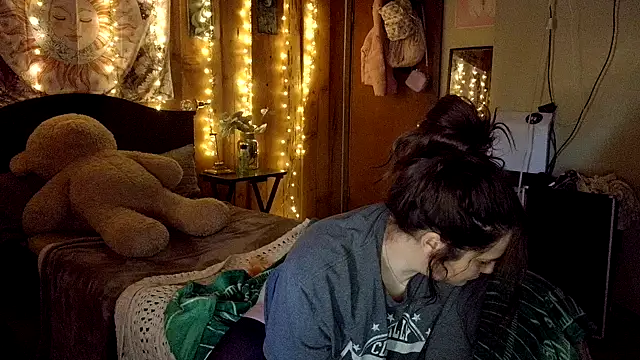 Snapshot of VelvetBrunetteXo chatting on 03-18-26, 05:16 VelvetBrunetteXo online show from 03-18-26, 05:16