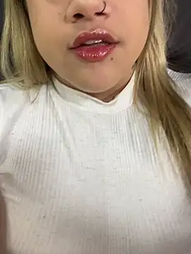 Snapshot of kahreal chatting on 07-16-26, 12:11 kahreal online show from 07-16-26, 12:11