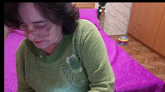 Snapshot of xMaryxAnne chatting on 03-17-26, 06:00 xMaryxAnne online show from 03-17-26, 06:00