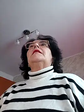 Snapshot of xMaryxAnne chatting on 03-31-26, 09:43 xMaryxAnne online show from 03-31-26, 09:43