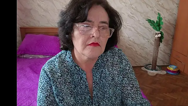 Snapshot of xMaryxAnne chatting on 04-04-26, 02:58 xMaryxAnne online show from 04-04-26, 02:58