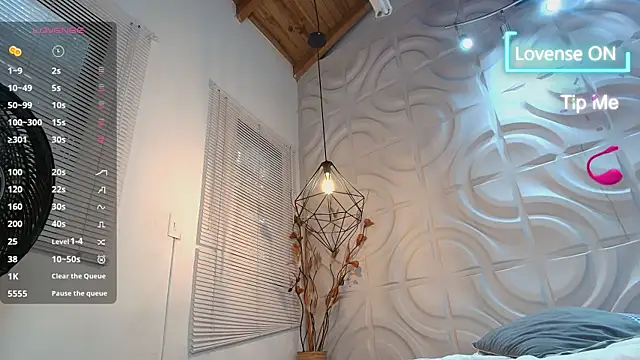 sophieBlair  online show from 04-10-26, 07:18