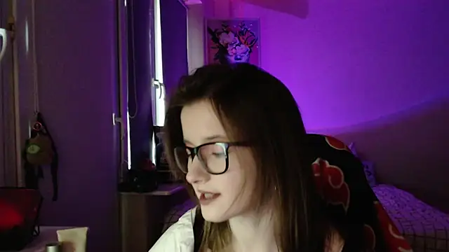 LunaXcherry online show from 04-16-26, 04:52