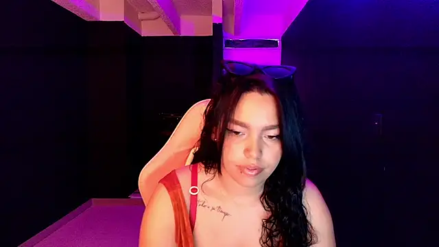 scarlett velvet  online show from 03-19-26, 12:20