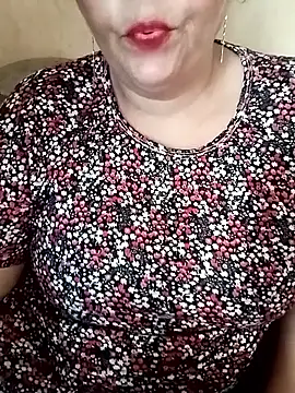 Snapshot of Simran_008 chatting on 03-08-26, 02:04 Simran 008 online show from 03-08-26, 02:04