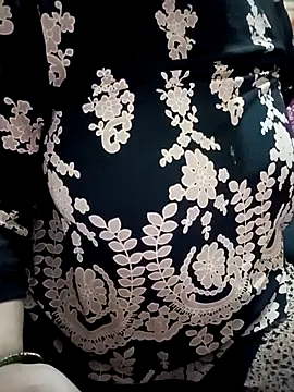 Snapshot of Simran_008 chatting on 03-18-26, 11:02 Simran 008 online show from 03-18-26, 11:02