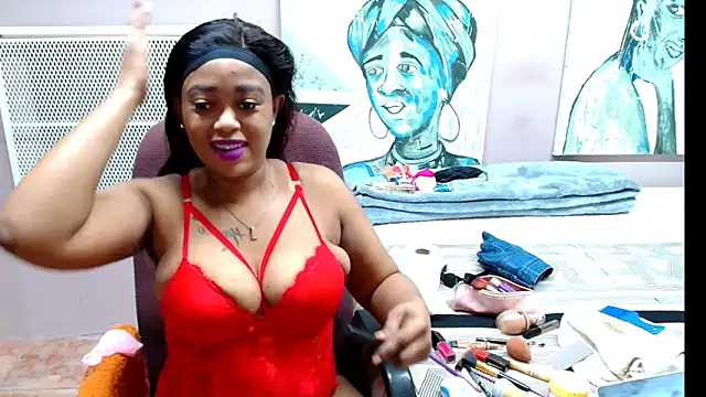 Snapshot of TyraHotxxx chatting on 03-26-26, 05:35 TyraHotxxx online show from 03-26-26, 05:35