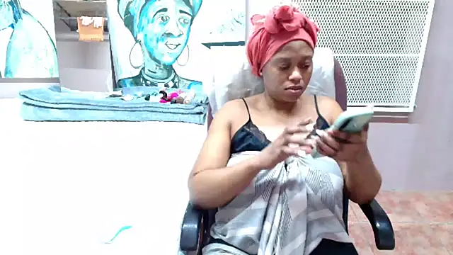 Snapshot of TyraHotxxx chatting on 04-12-26, 09:14 TyraHotxxx online show from 04-12-26, 09:14