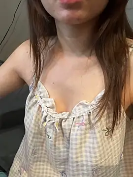 Nixie-Nixie online show from 05-21-26, 02:13