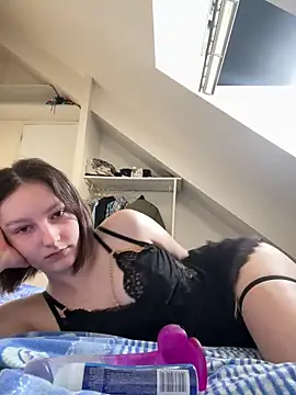 Snapshot of Mis-Elisa96 chatting on 04-26-26, 01:42 Mis-Elisa96 online show from 04-26-26, 01:42