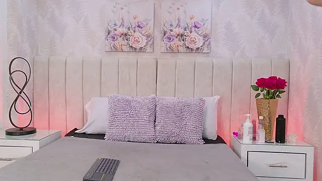 SaraLugo online show from 03-26-26, 07:30